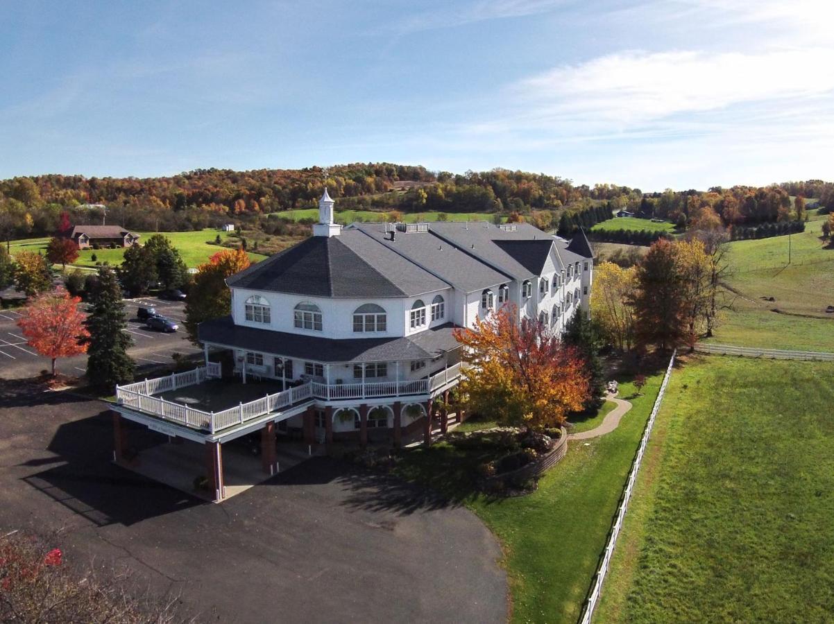 Inn At Amish Door Wilmot Exterior photo